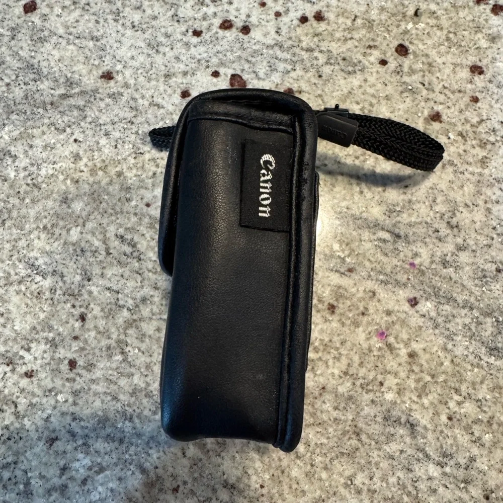 Canon ELPH LT 260 Silver Camera